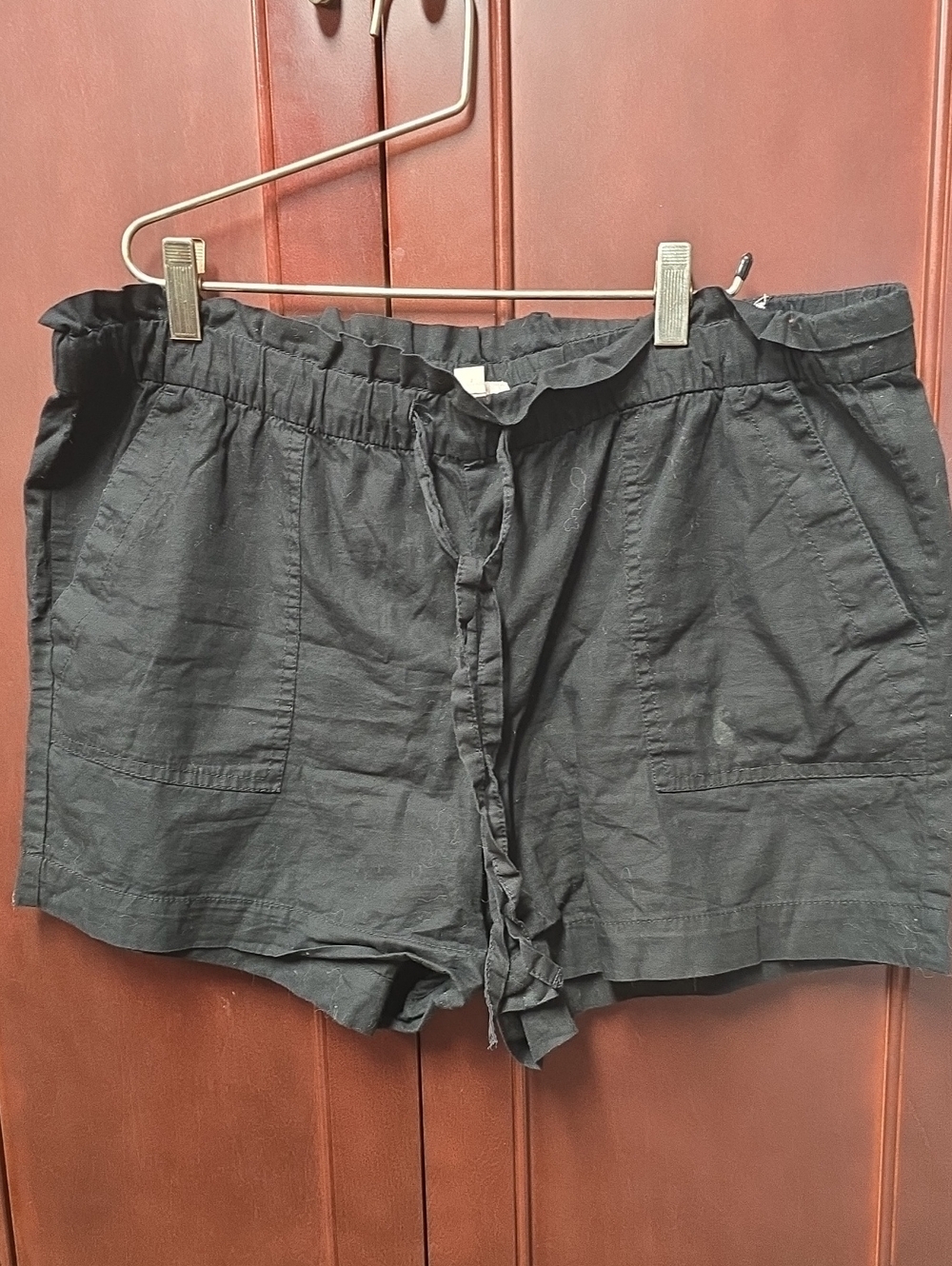 EUC. Women's LOFT Black Drawstring Linen-Blend Shorts. Size L